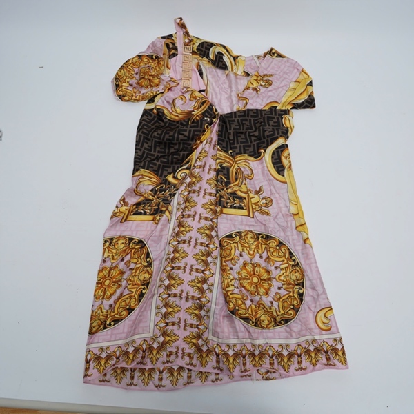 Đầm Fendi hồng nâu họa tiết vàng (MV) KG+