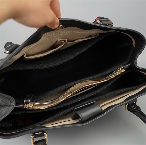 Túi GG tote đen vân nổi (510290493075) sz40 KG+