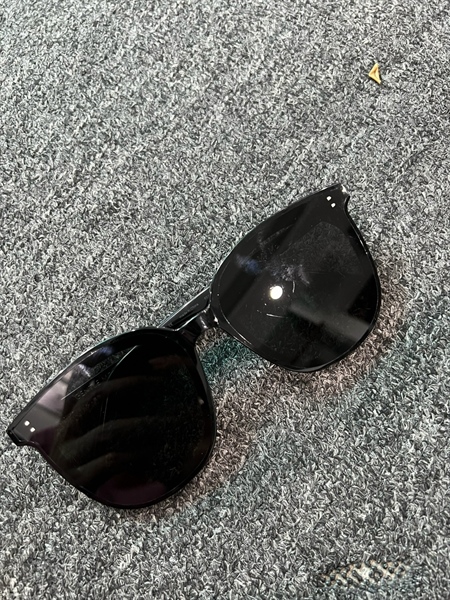 Kính Gentle Monster đen full KG+