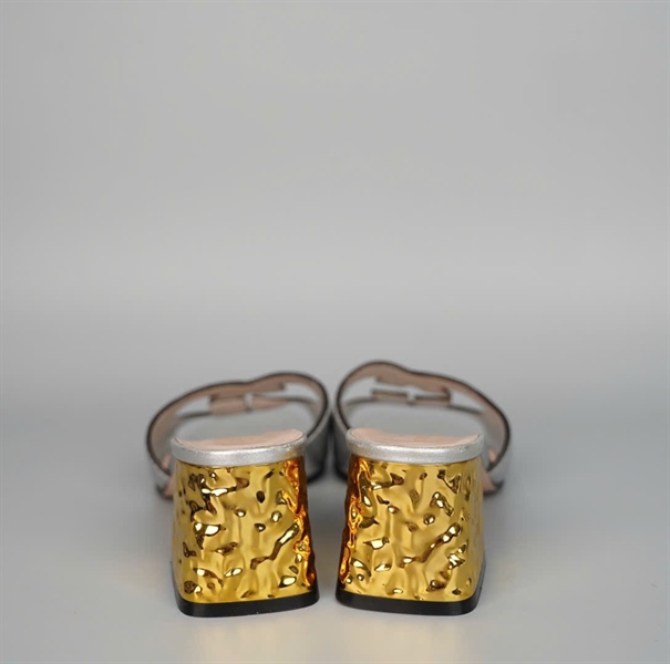 Dép GG màu bạc sz38 cao 6p KG+