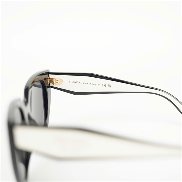 Mắt kính Prada màu đen gọng viền trắng đen SPR14W KG+