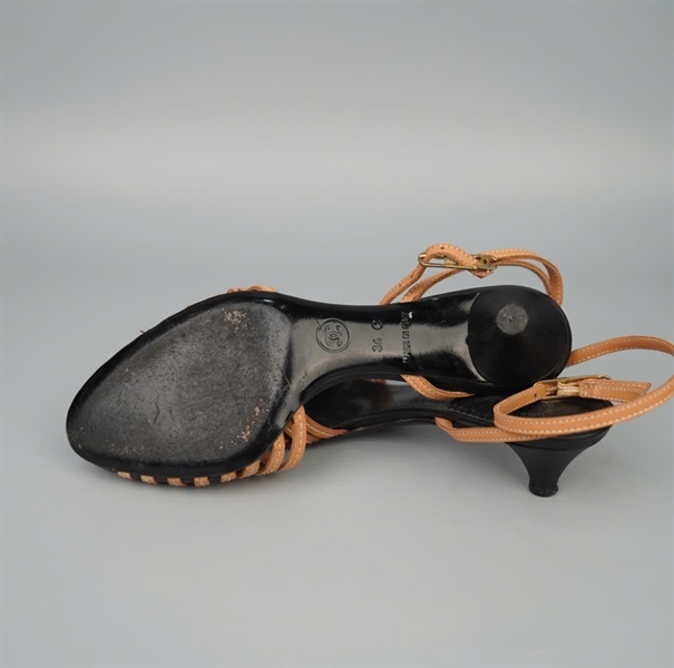 Giày Chanel màu nâu sz36 cao 4p KG+