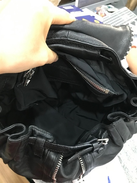 Balo Đen Alexander Wang Viền Cườm KG+(chờ a kik thu lại chứ k ký gửi)