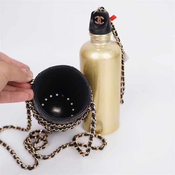 Bình nước Chanel đen đan lưới (HC) +