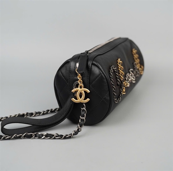 Túi Chanel đeo chéo đen logo quấn xích (29881492) sz23 +