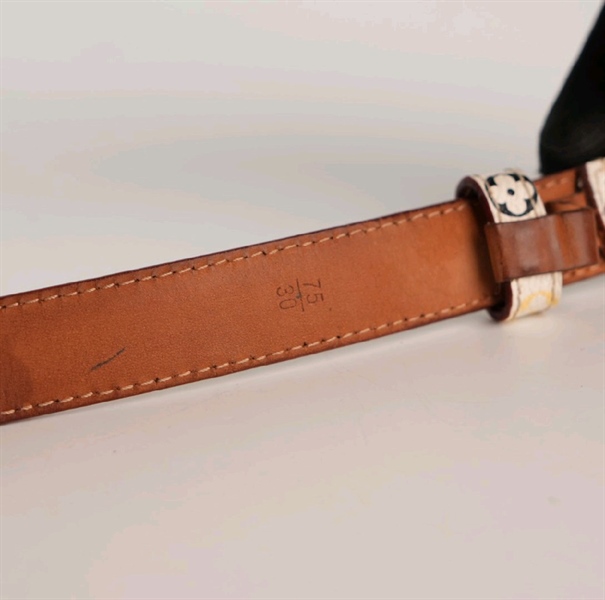 Thắt lưng LV nền trắng hoạ tiết KG+