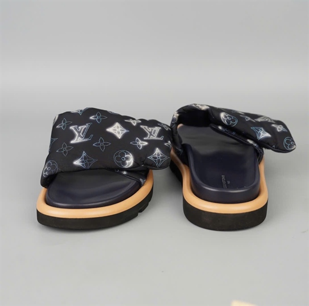 Dép LV xanh hoa trắng sz38 KG+