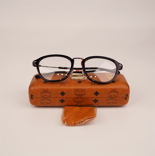 Kính MCM gọng đen tròn KG+