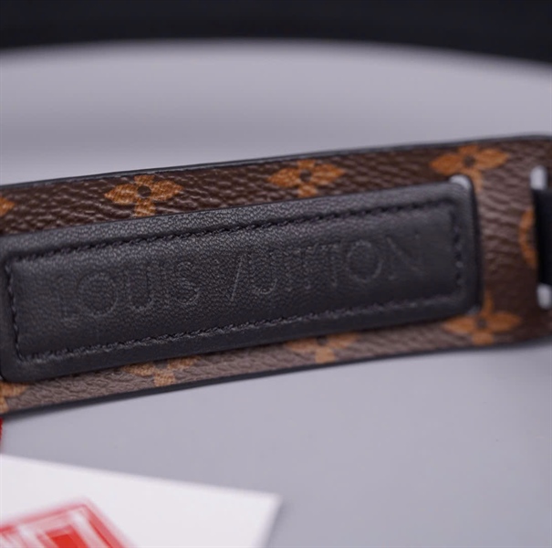 Nón LV trong suốt viền hoa nâu +
