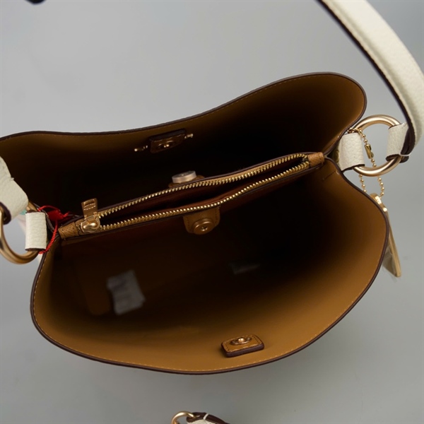 Túi Coach Bucket màu trắng sz24 +