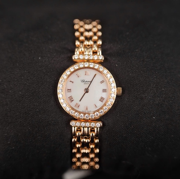 Đồng hồ Chopard mặt tròn màu vàng (584337) sz22 (HC) +