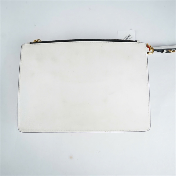 Túi Moschino Clutch trắng sz27 (TH) KG+